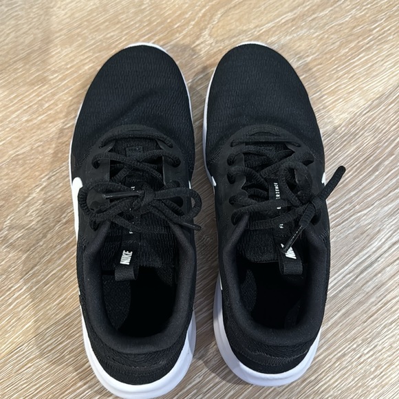 Nike Flex athletic shoes - Picture 6 of 11